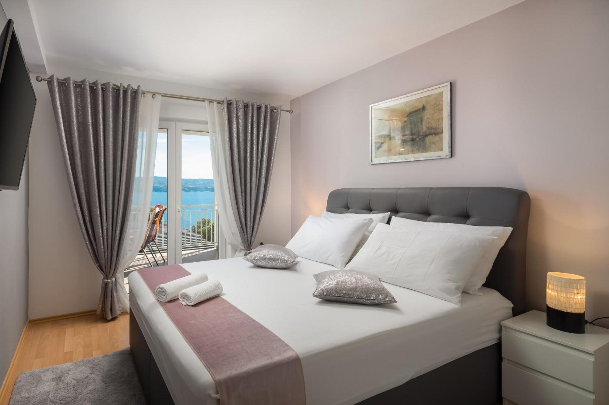 Luxury Seafront Villa With Heated Pool, Jacuzzi, Sea View, 150 M From Beach Stanici Zewnętrze zdjęcie