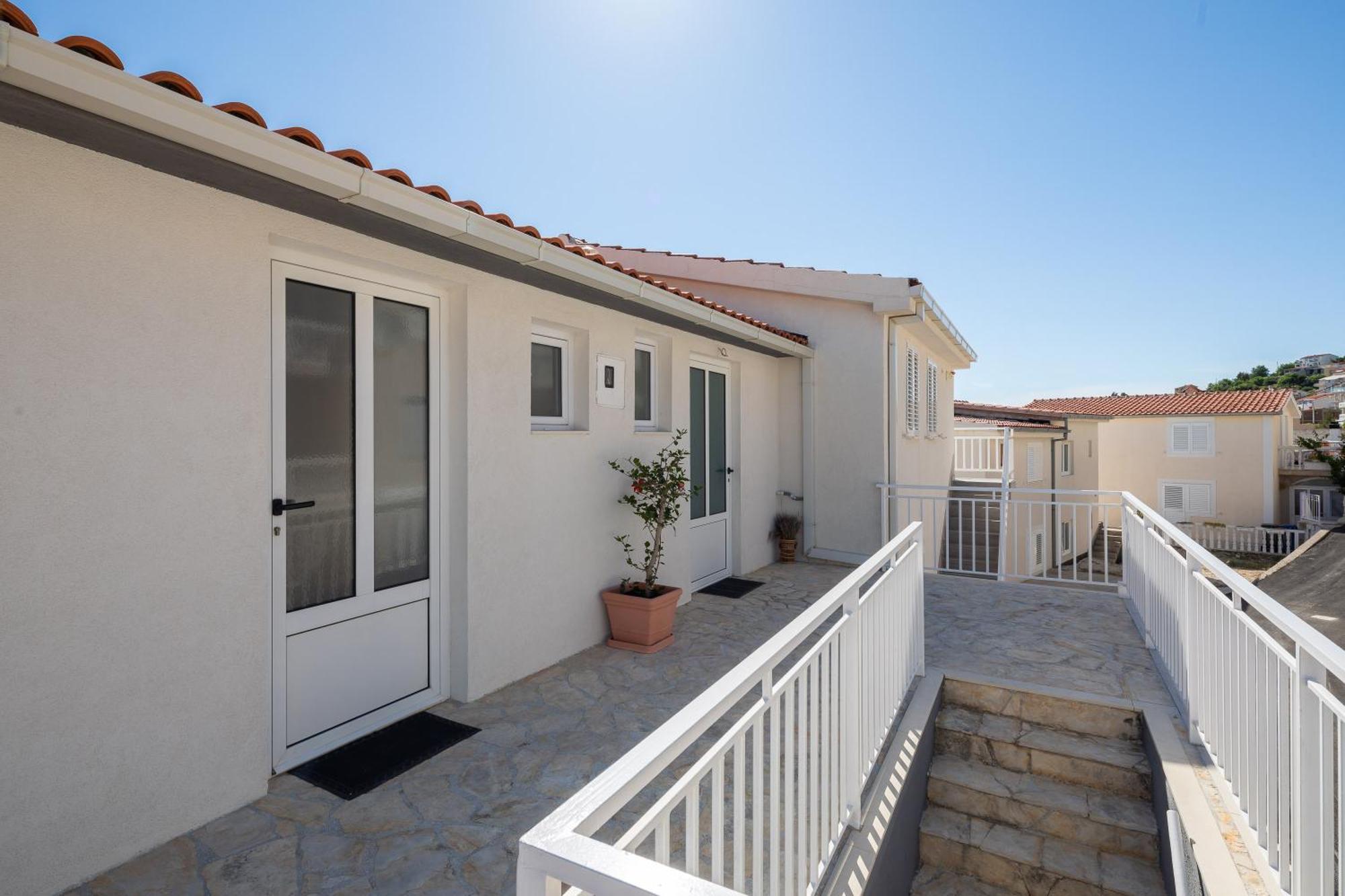 Luxury Seafront Villa With Heated Pool, Jacuzzi, Sea View, 150 M From Beach Stanici Zewnętrze zdjęcie