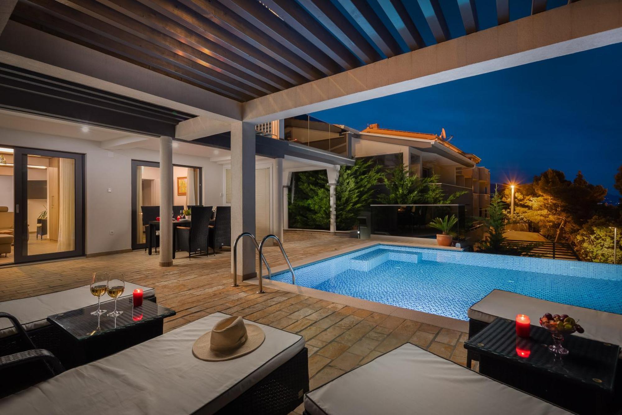 Luxury Seafront Villa With Heated Pool, Jacuzzi, Sea View, 150 M From Beach Stanici Zewnętrze zdjęcie